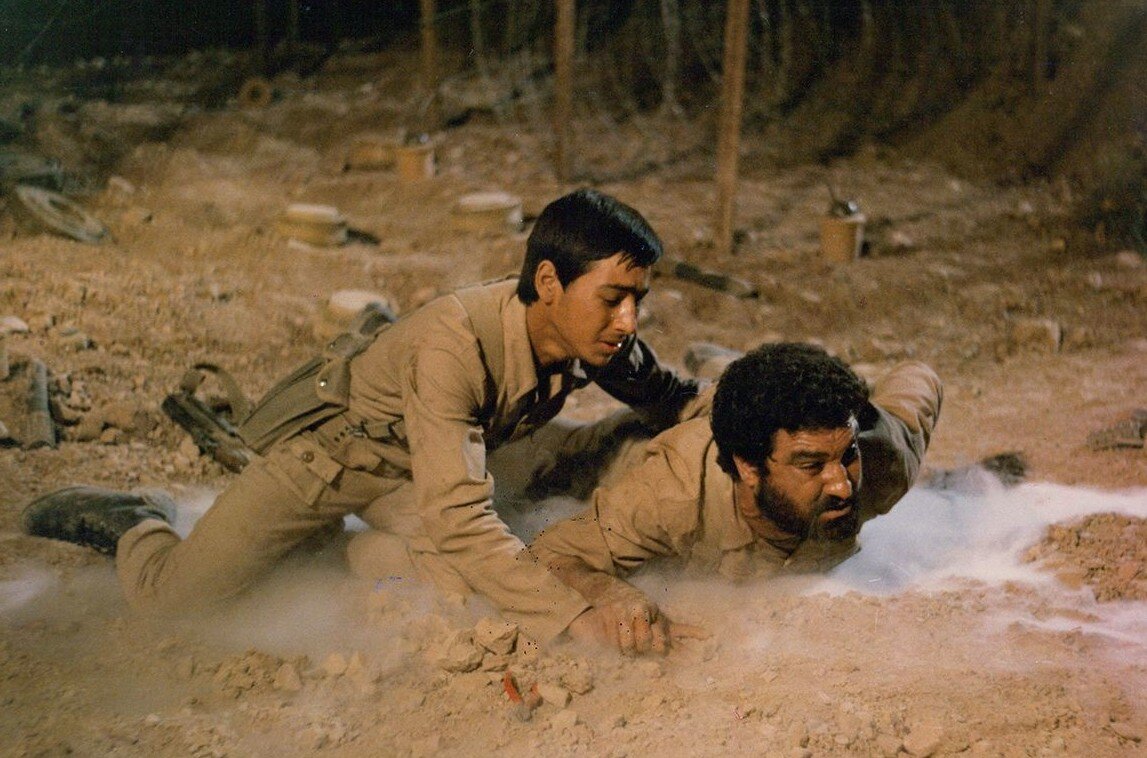 ۸ فیلم جنگی که در سالهای جنگ ساخته شدند | از دیدن این بازیگران در فیلمهای دفاع مقدس تعجب میکنید