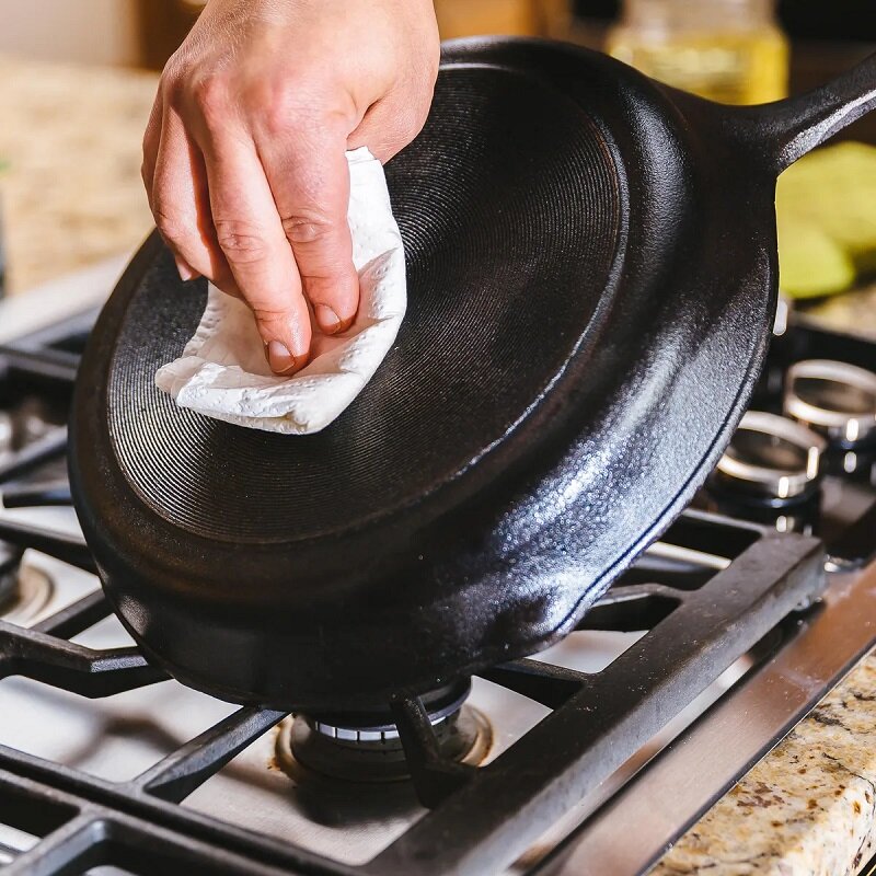 بهترین جایگزین ظروف تفلون و نچسب | قبل از پخت و پز در ظروف چدنی این مطلب را بخوانید