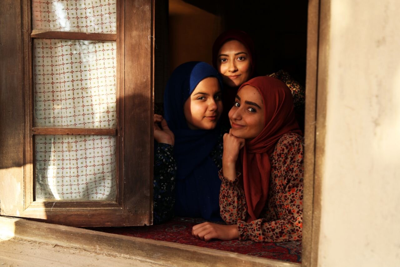 تصاویر | کنداکتور پخش یک بار دیگر مخاطبان را غافلگیر کرد؛ یک سریال جدید بندری در تلویزیون