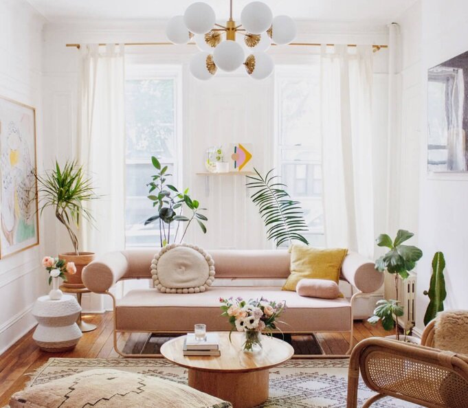 چگونه فضای خانه کوچکمان را بزرگ جلوه دهیم ؟ | اصول دکوراسیون آرامشبخش برای یک آپارتمان کوچک