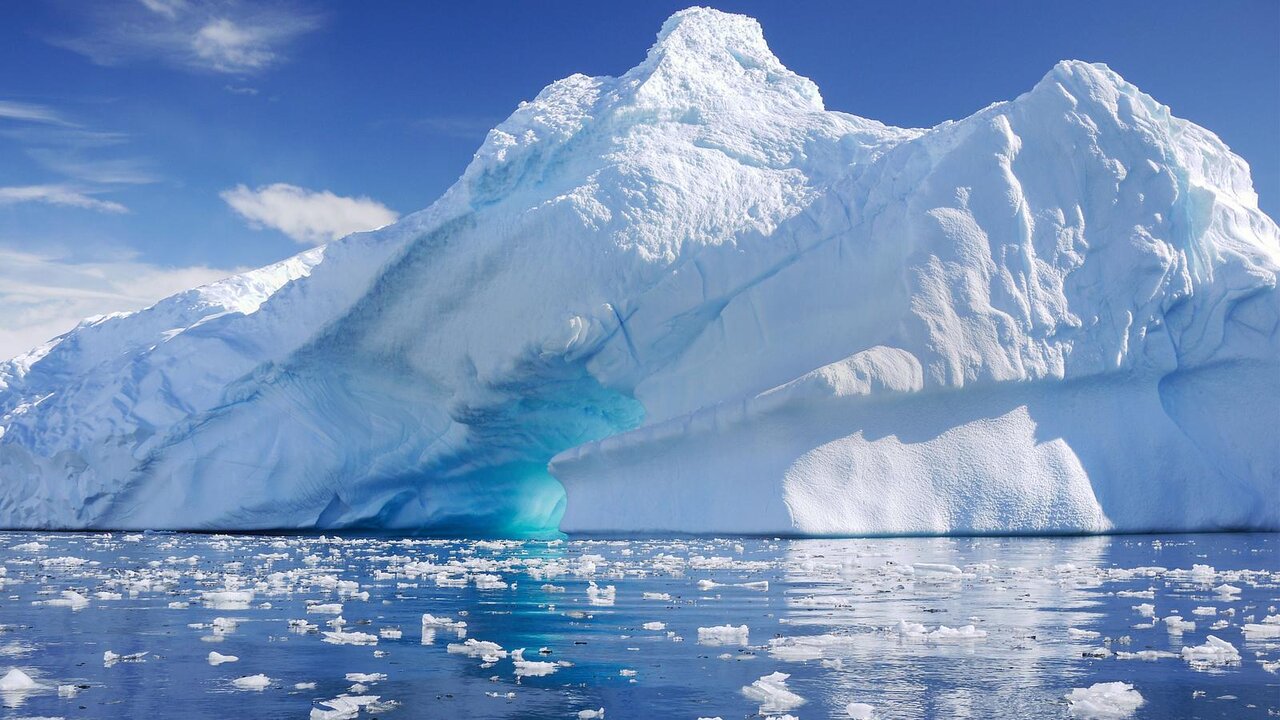 جنوبگان؛ منطقه‌ای بکر برای توسعه علمی | کشتی یخ‌شکن چگونه کار می‌کند؟
