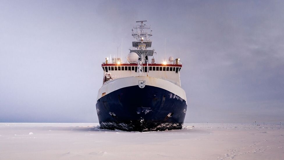 جنوبگان؛ منطقه‌ای بکر برای توسعه علمی | کشتی یخ‌شکن چگونه کار می‌کند؟