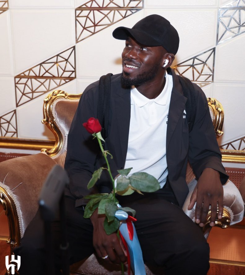 تصاویر | اولین واکنش الهلال به استقبال ایرانیها ؛ اینجا ایران است! | لحظه رسیدن نیمار، کولیبالی و ... به تهران را ببینید