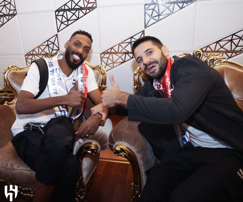 تصاویر | اولین واکنش الهلال به استقبال ایرانیها ؛ اینجا ایران است! | لحظه رسیدن نیمار، کولیبالی و ... به تهران را ببینید