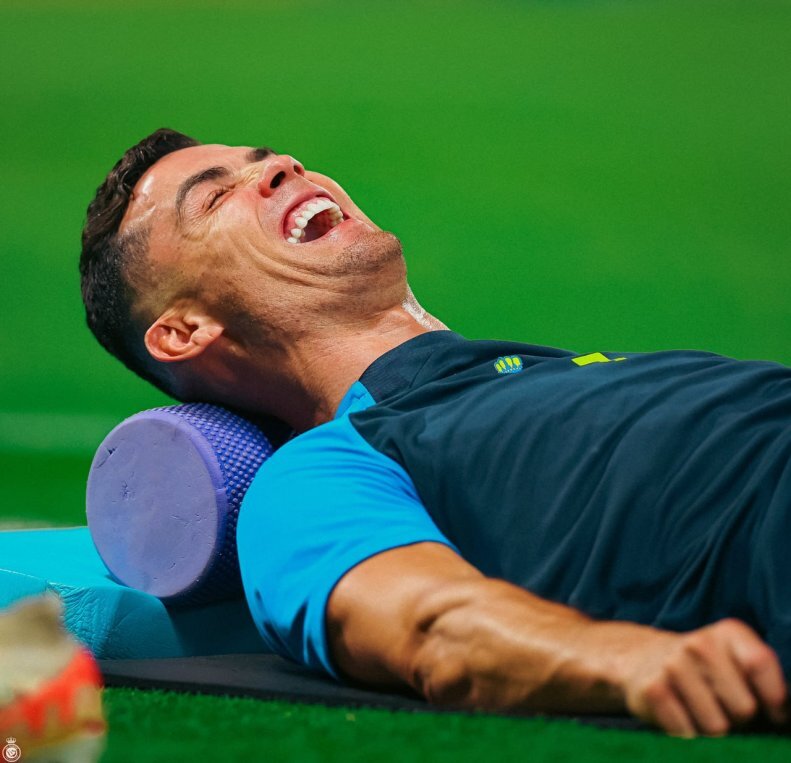 تصویر قهقهه بیسابقه از رونالدو برای جدال با استقلال