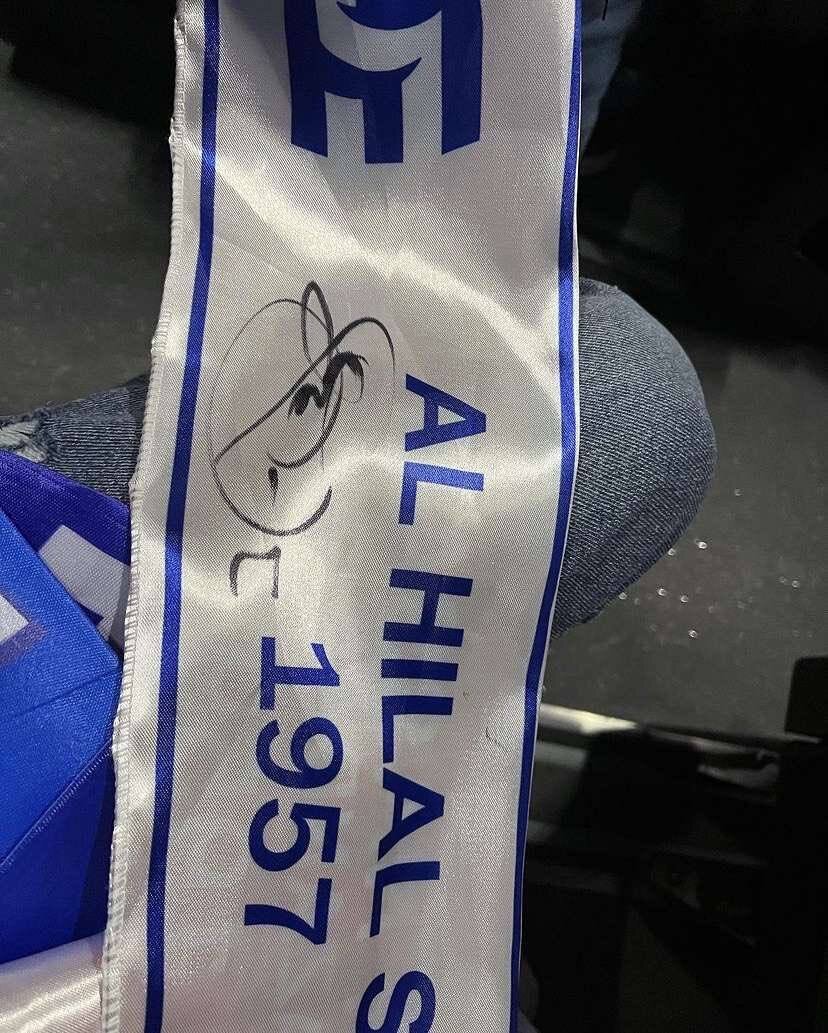 عکس | یادگاری خاص نیمار برای هوادار ایرانیاش