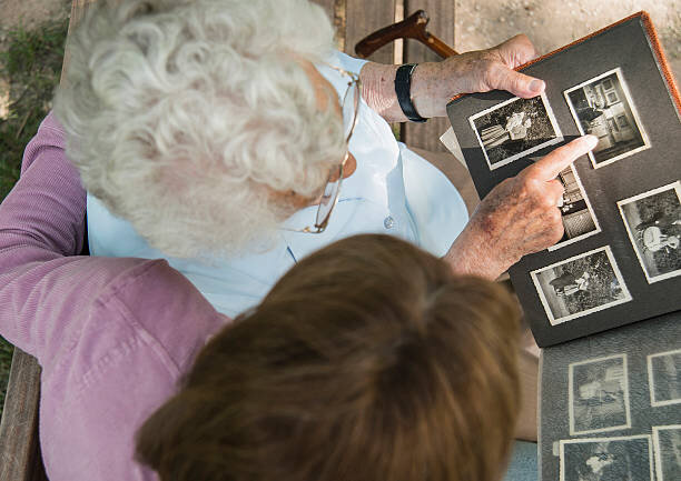 رشد سریع جمعیت سالمندان در ایران | سالمندان منابع ارزشمندی از دانش و تجربه هستند | لزوم احیای فرهنگ سنتهای ملی و دینی در جامعه برای تکریم سالمندان