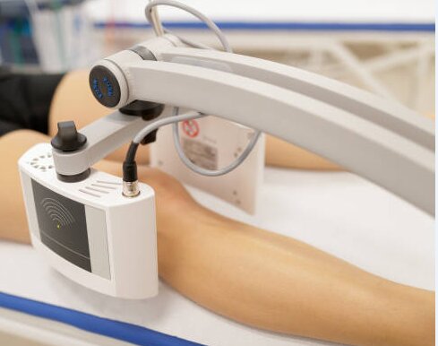 چه زمان باید فیزیوتراپی در منزل انجام شود؟ | تفاوت فیزیوتراپی و ماساژتراپی را بدانید | چالشها و مشکلات فیزیوتراپی در خانه