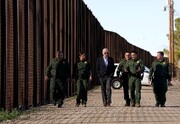 ببینید | بازدید بایدن از دیوار مرزی آمریکا با مکزیک | ۲۰ مایل دیگر اضافه کنید