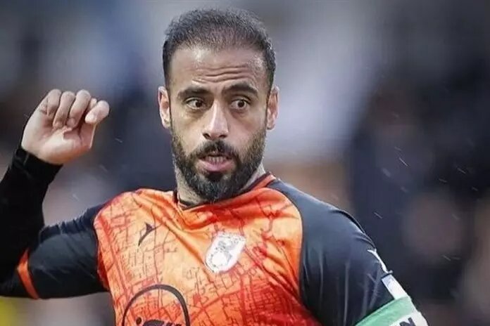 فرهنگ عربستانیها با دشداشه پوشیدن ستارههای خارجی جهانی شد | ۹۰ درصد النصریها از زمین بازی با پرسپولیس میگفتند