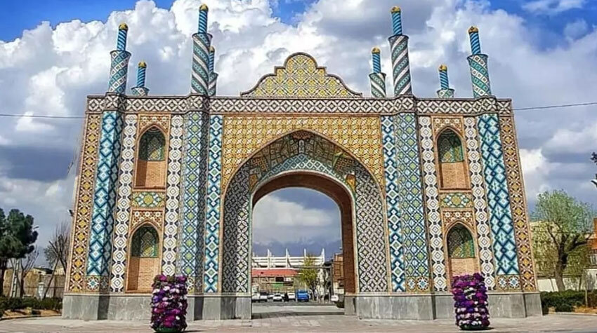 تماشای منظره پایتخت از فراز برج ها و باروها