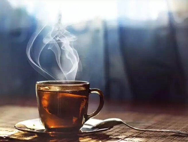 زعفران دم کرده برای چی خوبه | ۶ خاصیت مهم زعفران دم کرده | از رفع نفخ شکم تا کاهش دردهای قاعدگی