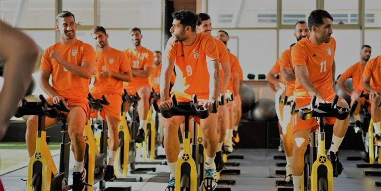 تمام تیم های جهان می دانند مشکل فوتبال ایران این بازیکن است | قلعه نویی شجاع باشد و این بازیکن را کنار بگذارد