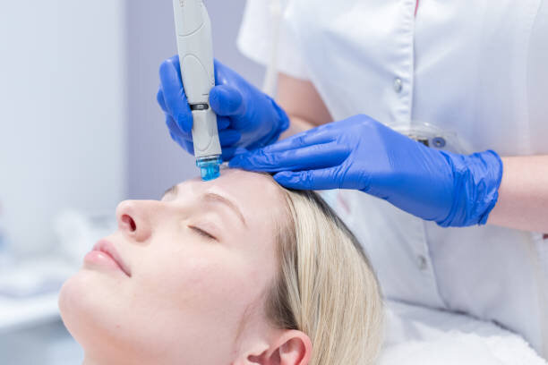 نحوه انتخاب نوع کرم و لوازم آرایشی و بهداشتی | این تبلیغات دروغین هستند