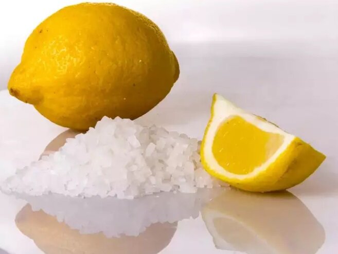 پاک کردن چربیهای اجاق گاز با این ۵ ترفند ساده و طبیعی