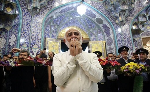 زیباترین تصاویر از گل آرایی ضریح مطهر حضرت معصومه(س)