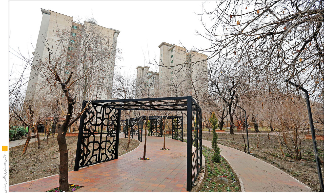 گردشی دلپذیر در باغ گلاریس