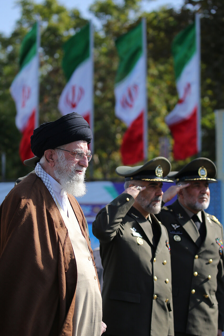خاص‌ترین تصویر از فرمانده کل قوا و فرماندهانش | اقتدار را در این تصاویر ببینید