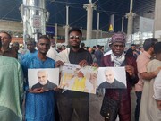 تصاویر | استقبال پرشور دانشجویان ایرانی و نیجریه ای از شیخ زکزاکی | تصویر خاص شهید مقاومت در دستان دانشجویان