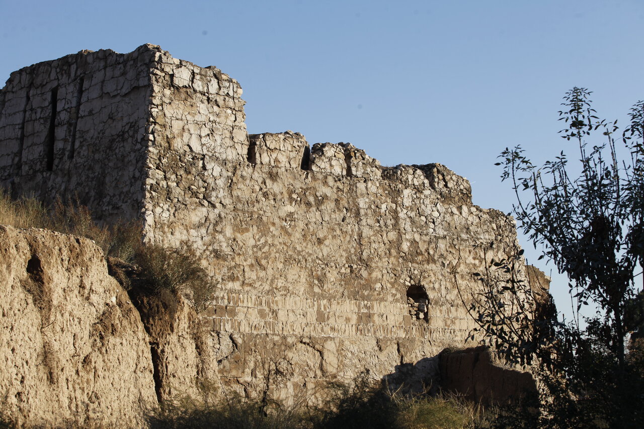 دژ رشکان با ۳ بارو محافظ و دپوی تسلیحات ری بود