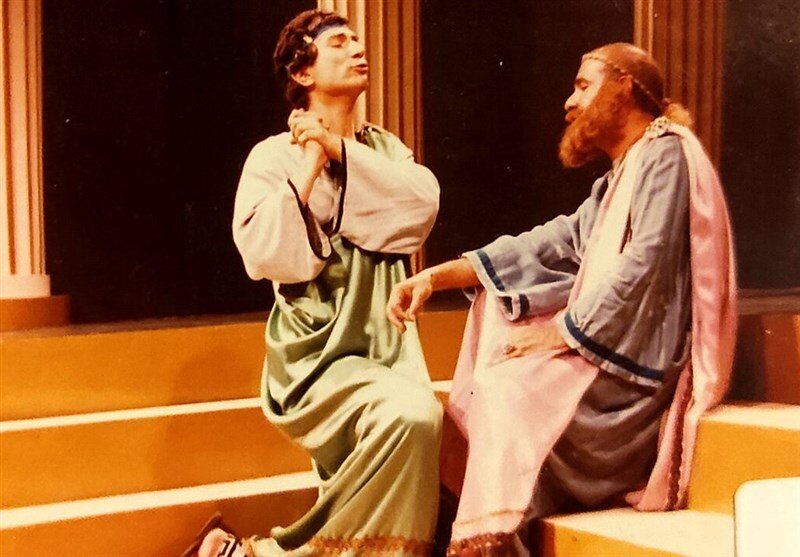 کدام بازیگر آتیلا پسیانی را به تلویزیون معرفی کرد؟ | عکس زیرخاکی از پسیانی در کنار حسین پناهی