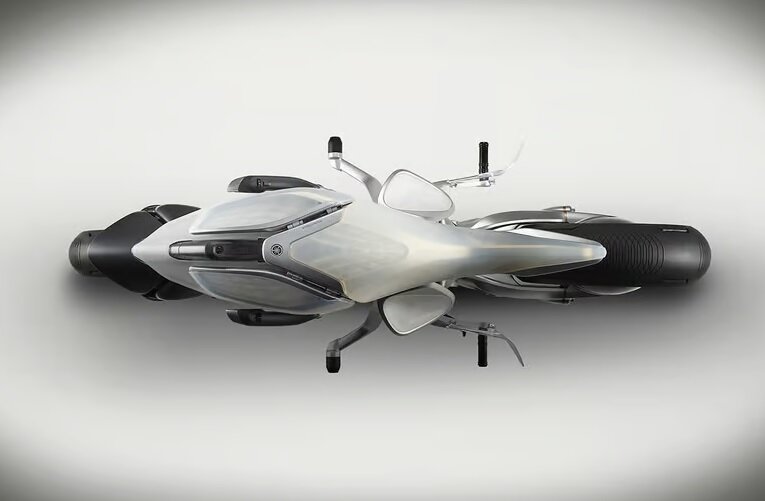 تصاویر | موتورسیکلت یاماها با طراحی عجیب و غریب | قابلیت تشخیص چهره و قدرت حفظ تعادل