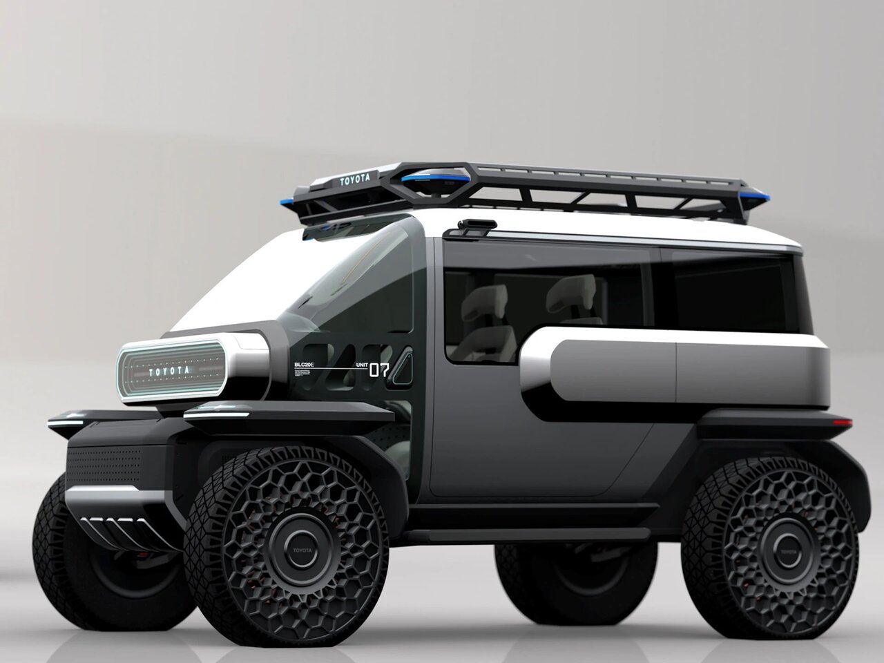 تصاویر | ماشینسواری روی ماه! | ابداع خاص یک خودروساز بزرگ