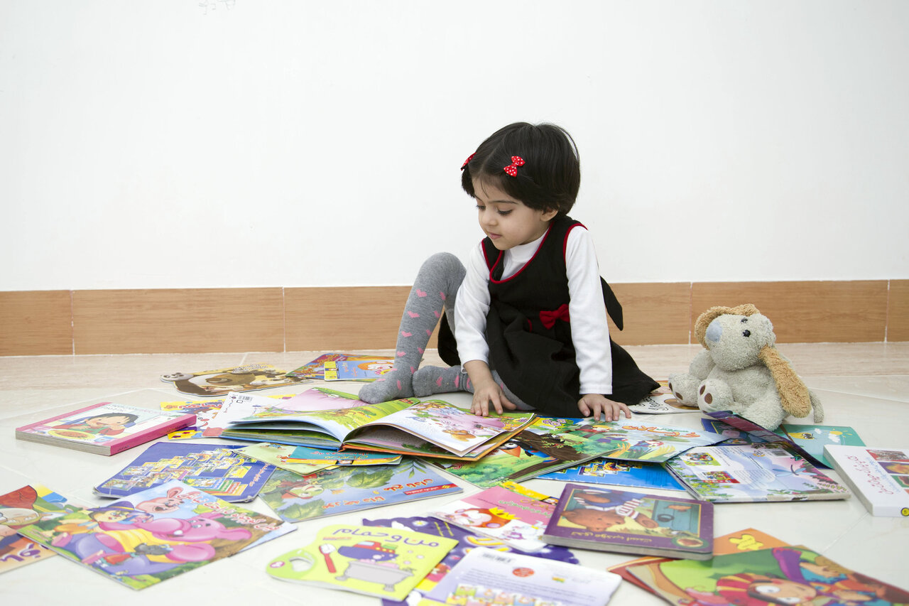 اقلیم فرهنگی ایران باید در کتاب کودک و نوجوان لحاظ شود| در دنیا  نقطه مقابل ایران برای کودک کار می‌کنند