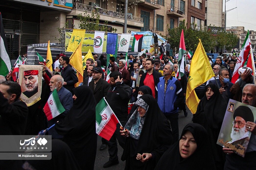 راهپیمایی ایرانیان در حمایت از فلسطینیان و محکومیت جنایت صهیونیستها | تصاویری که راهپیمایان در دست داشتند | قطعنامه پایانی در حمایت از طوفان الاقصی