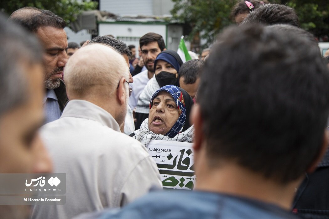 تصاویر | حضور محمد باقر قالیباف در راهپیمایی حمایت از عملیات طوفان الأقصی