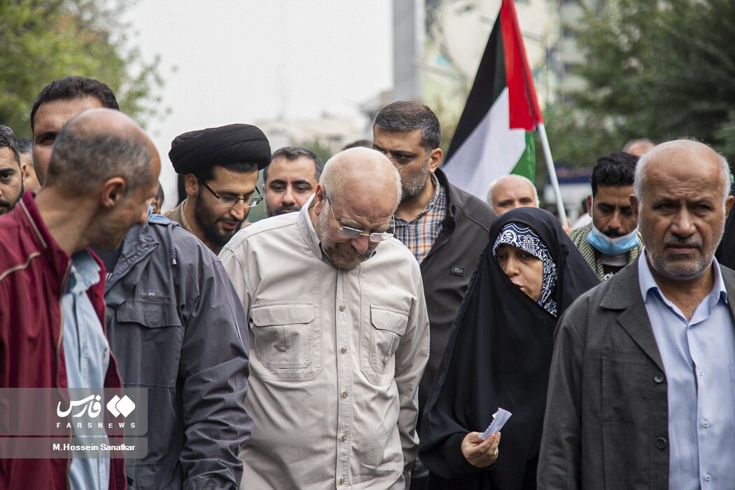تصاویر | حضور محمد باقر قالیباف در راهپیمایی حمایت از عملیات طوفان الأقصی