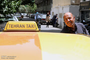 ویدئویی از یک راننده تهرانی که میلیون‌ها بار دیده شد | او مهربان‌ترین تاکسیران ایران است | از تسلط او به چند زبان زنده دنیا متعجب می‌شوید