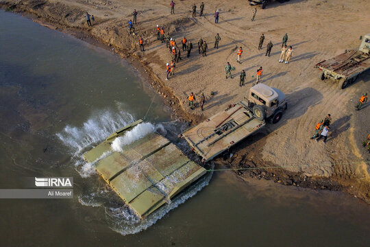 نصب پل شناور ارتش روی کارون