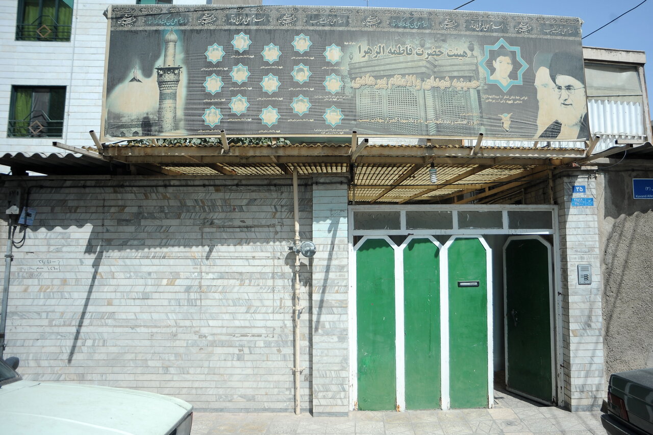 راز محبوبیت حاجی خاکریز در محله باروت‌کوبی