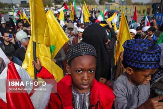 استقبال مردمی از ورود شیخ زکزاکی رهبر شیعیان نیجریه به مشهد