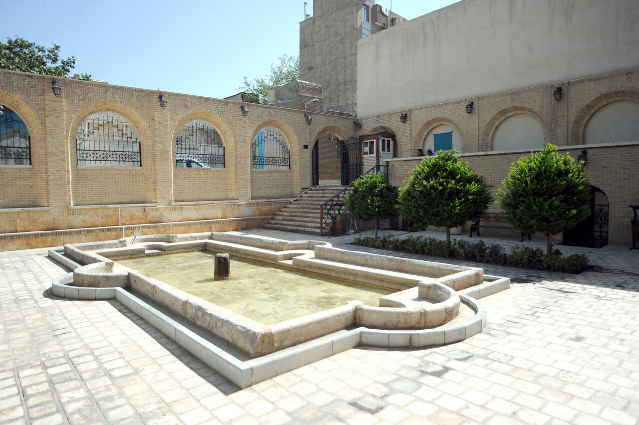 کپی بقعه دانیال نبی را در محله «امامزاده یحیی(ع)» پیدا کنید | راز چنار ۸۰۰ ساله کنار عمارت شفاخانه
