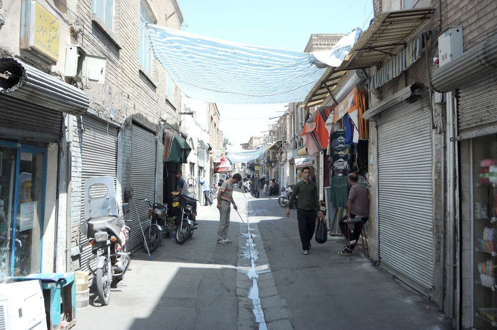 ردپای ۴۰۰ سال زندگی در کوچه «سرطون» | قفلهای زنگارگرفته روی در خانههای خالی