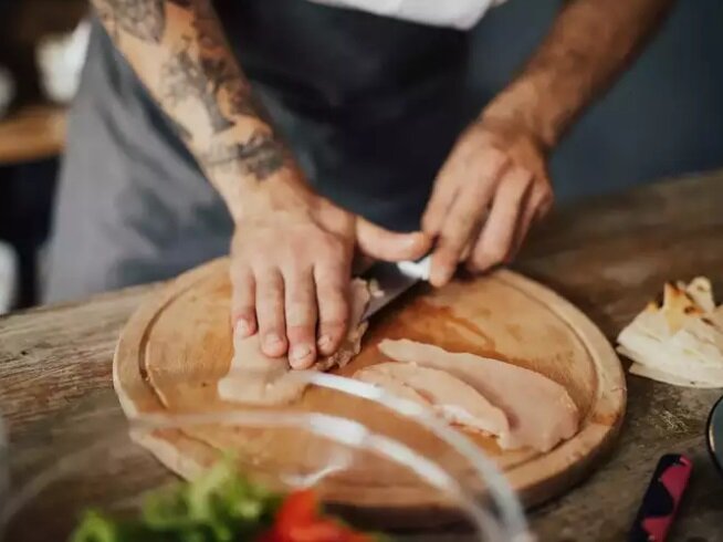 ۵ ترفند جادویی برای طبخ مرغ خوشمزه