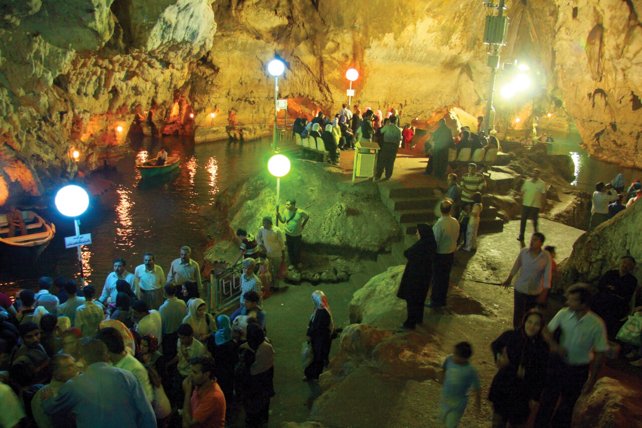 با سفر به این شهر ایران میتوانید در اعماق زمین قایقسواری کنید