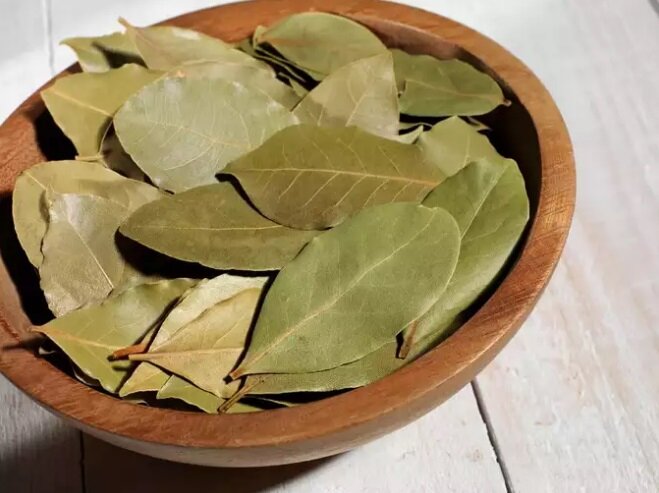 طعم بینظیر چای با این ادویههای جادویی | ۶ ادویه برتر برای سلامت را بشناسید