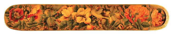 نقش‏مایۀ «گل و مرغ» یکی از محبوب‏ترین نقوشی است که اغلب برای تزئین قلمدان به‏کار می‏رفته است. مانند اين دو قلمدان تصویر روبه‏رو که قلمدان لاکی متعلق به دورۀ قاجار هستند.