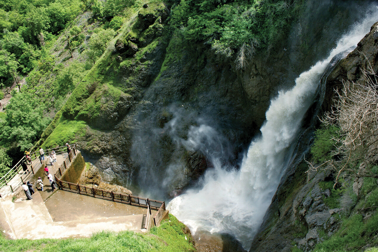 اگر می‌خواهید زیباترین آبشارهای ایران را ببینید به این شهرها سفر کنید
