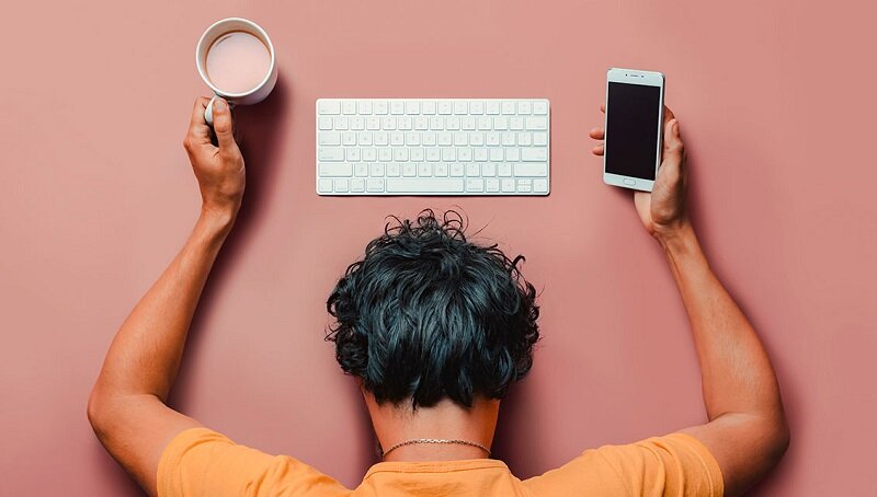 علائم خستگی مفرط ؛ ۱۰ نشانهای که باید جدی بگیرید | چگونه خستگی مفرط شما را از پا در میآورد؟