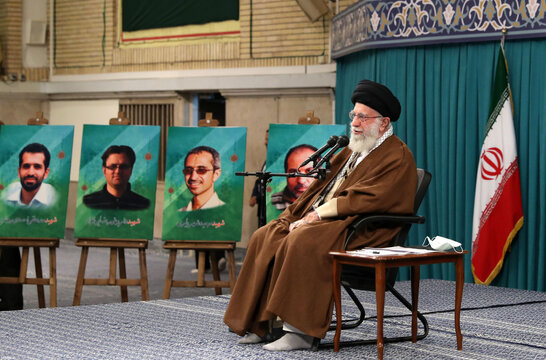 تصویر شهدای نخبه در دیدار امروز رهبر انقلاب