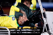 تصاویر لحظه مصدومیت شدید نیمار در بازی شب گذشته تیم برزیل