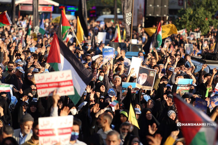 اجتماع مردم تهران در اعتراض به جنایات رژیم صهیونیستی در میدان انقلاب