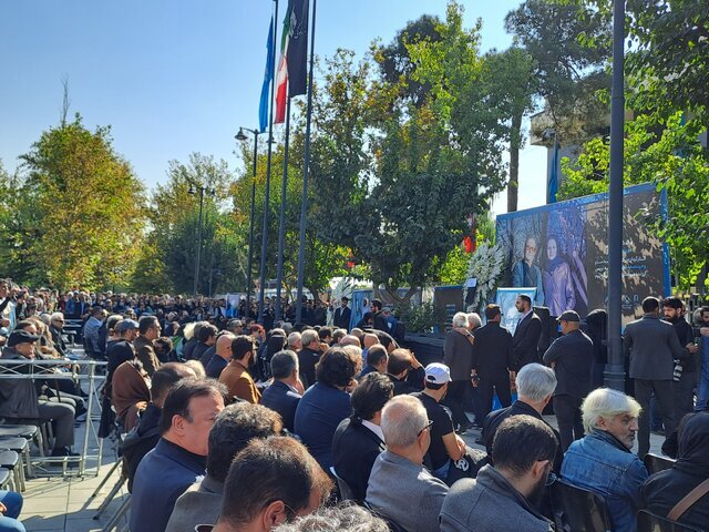 تصاویر | چهره های که آمدند ؛ لحظه به لحظه وداع با داریوش مهرجویی و وحیده محمدی فر