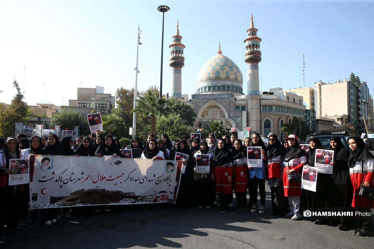 تجمع امدادگران و کادردرمان برای محکومیت جنایات رژیم صهیونیستی