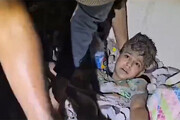 واکنش کودک چند ماهه فلسطینی به بمباران | ببینید