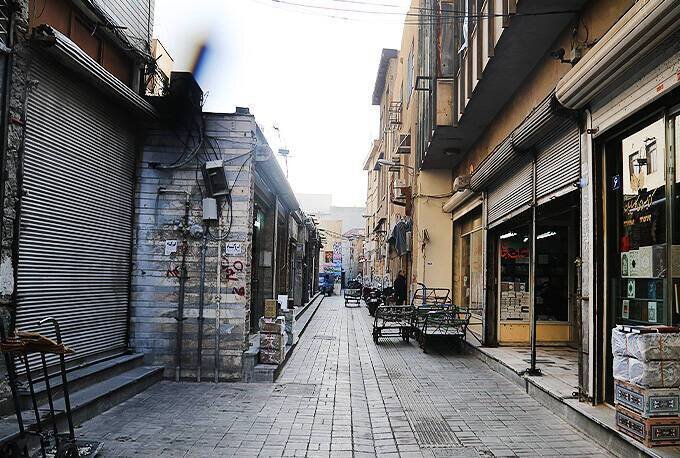 اولین چراغ را حاج نایب روشن کرد